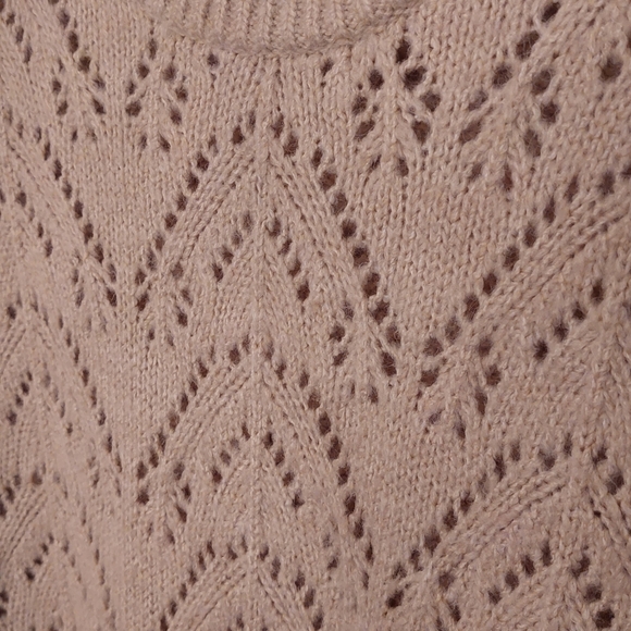 Old Navy Cream Knit Sweater - Picture 4 of 5